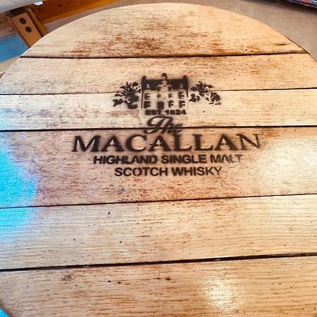Macallen نايرن المظهر الخارجي الصورة